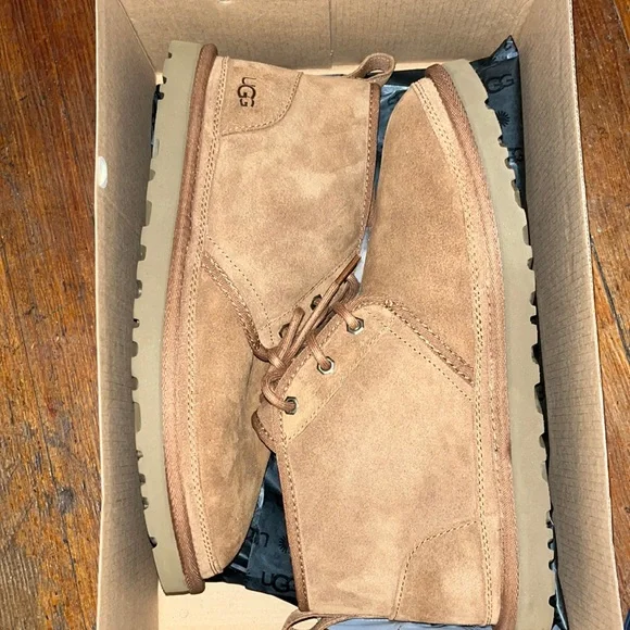 New pair never worn Help! I got a brand new pair of jeans but I main image 4